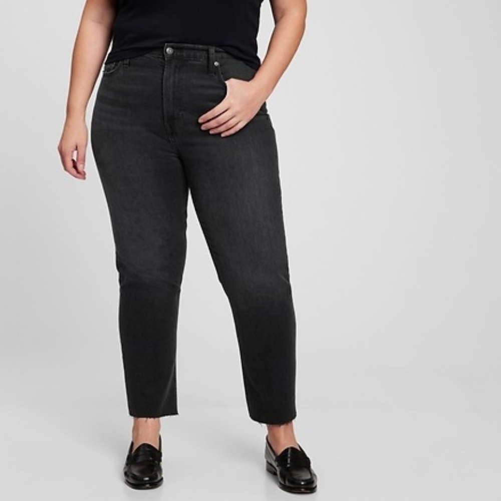 GAP Women's Straight Leg Jeans in Charcoal Black